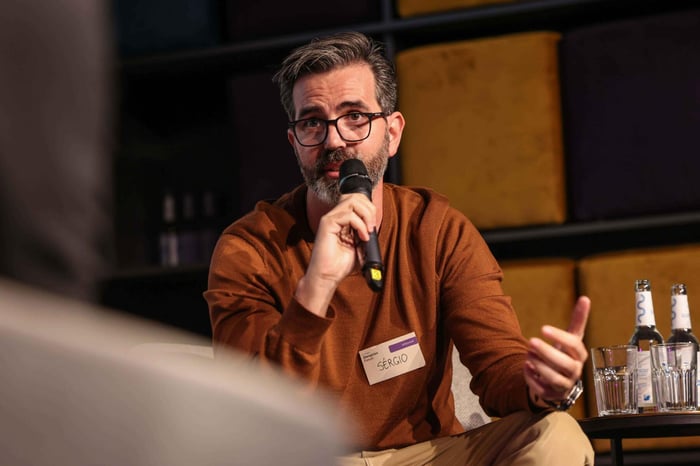 Sérgio Laranjeira speaking at the panel