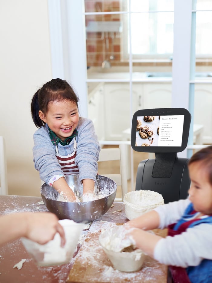 Hands-free kitchen assistant