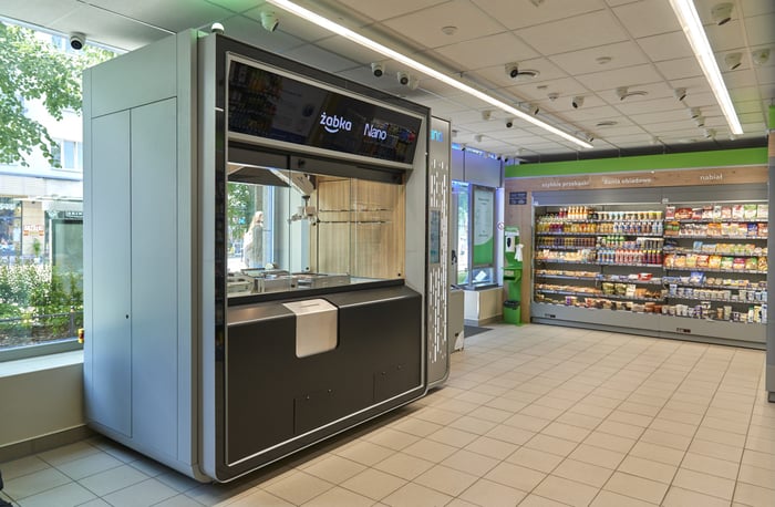 Robot vending machine at Zabka Nano.