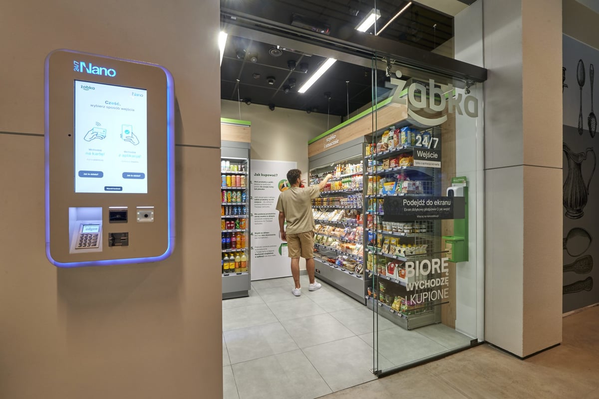 Zabka Nano store from the outside.