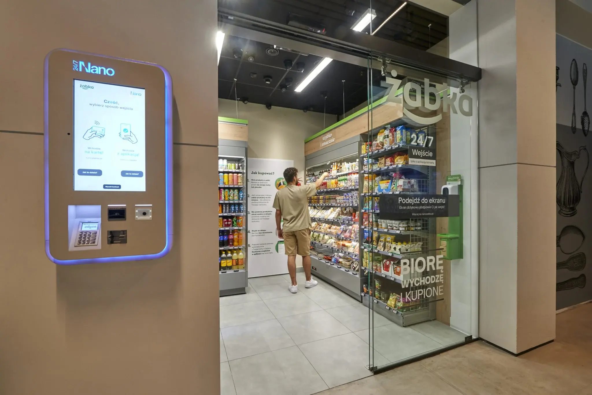 Zabka-Nano-hero-case