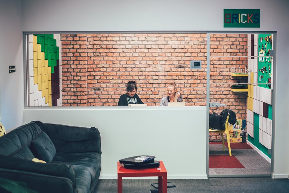 12 top app examples built in Python from top-notch companies